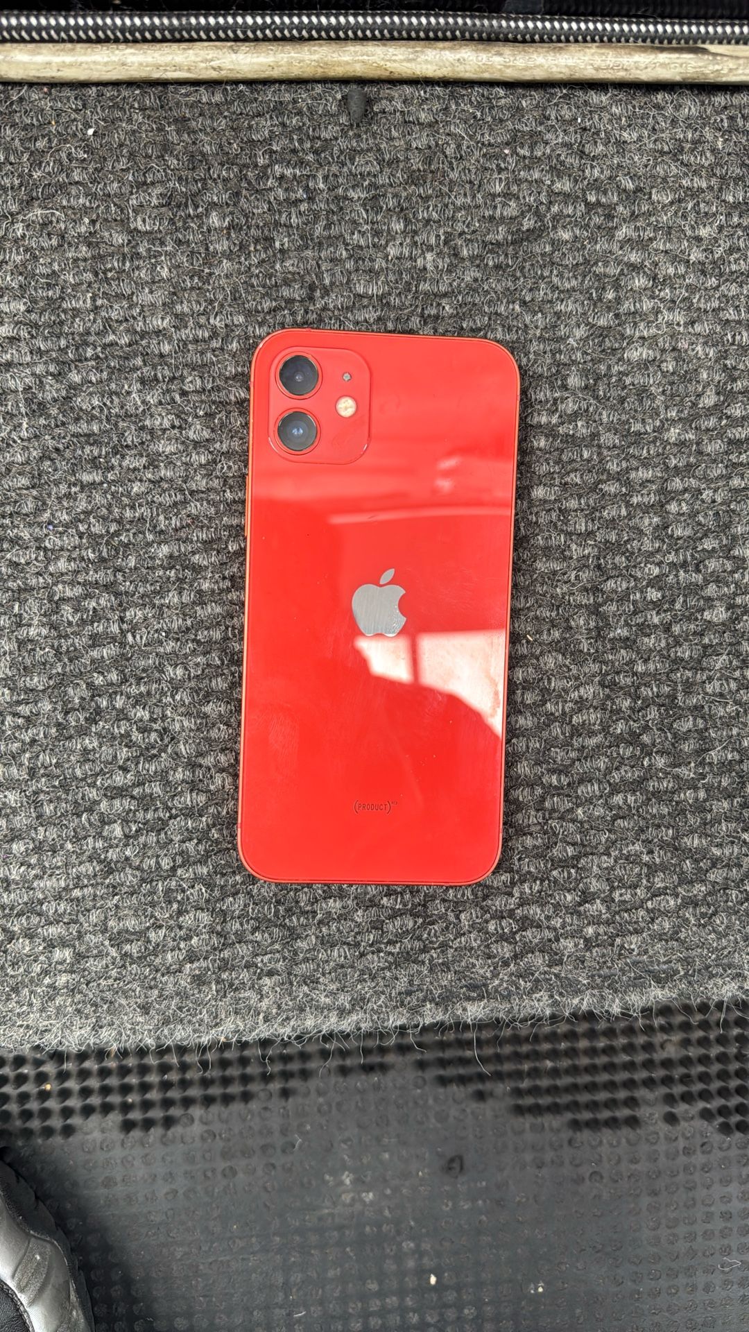 iPhone 12   Red. 