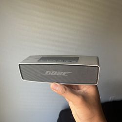 Bose Sound Link Mini With Cord To Charge 