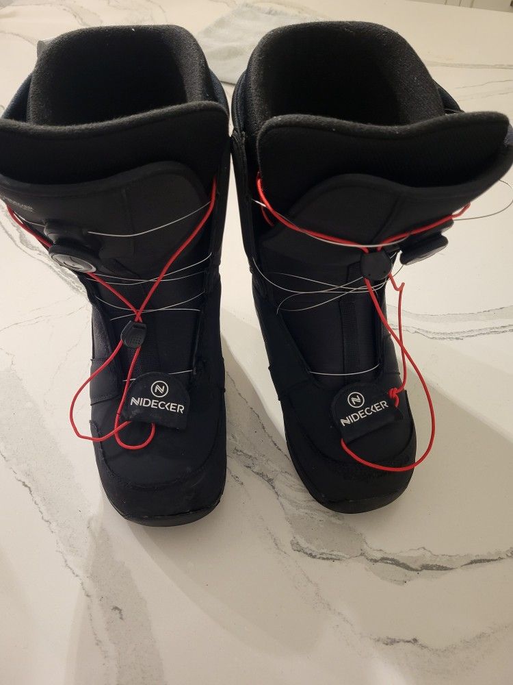  Snow Boarding Boots 9.5 Mens