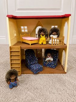 Calico Critters House + Hedgehog Family & Furniture