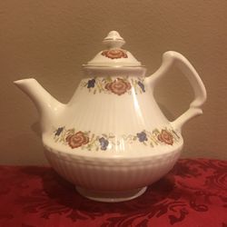 Vintage Royal Stuart Tara Hall Teapot Fluted Fine Bone China. Made in Galway, Ireland