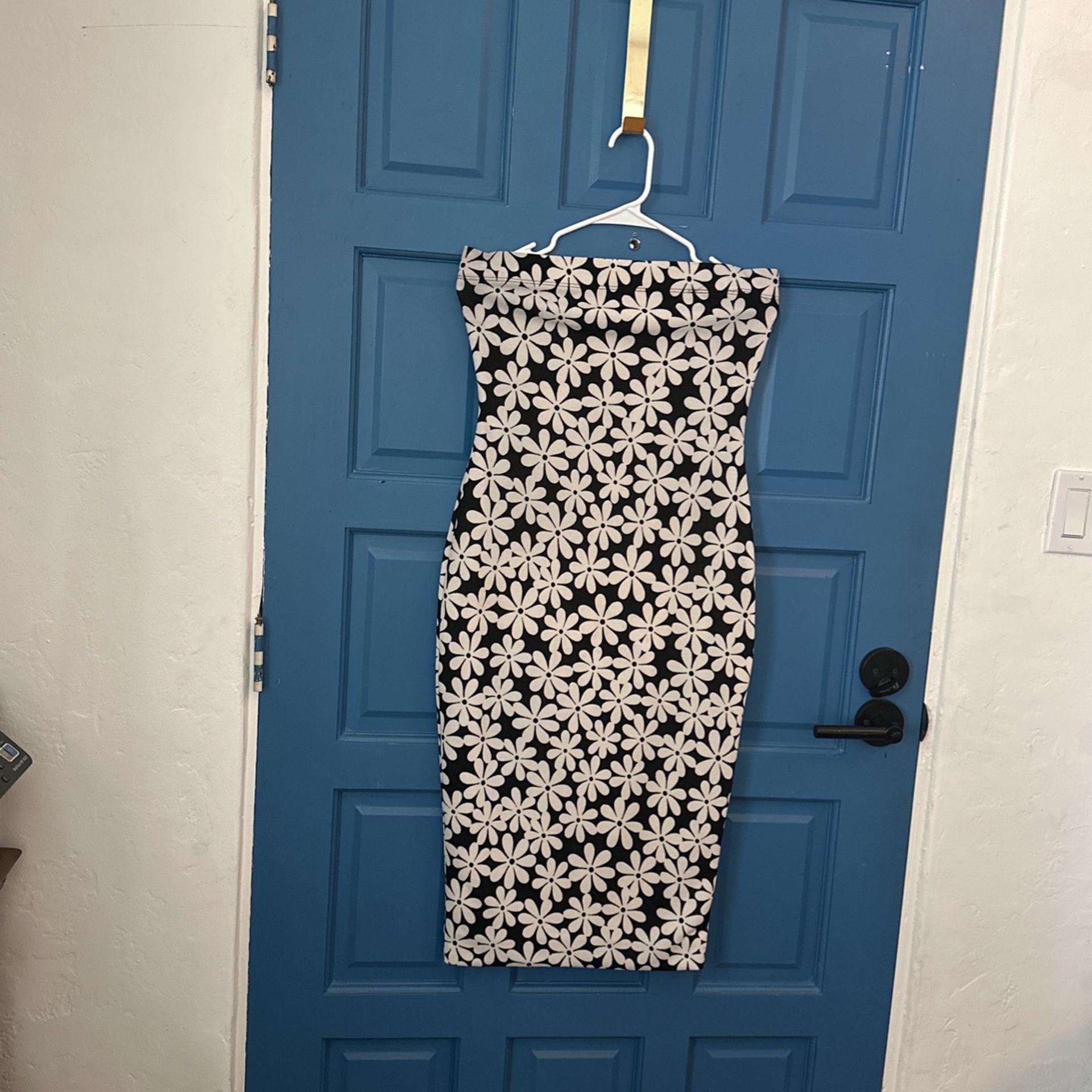 Lovely Day Tube Polyester Women’s Black Dress W/  Whites Daisy Flowers Design Size P L Pre-Owned 