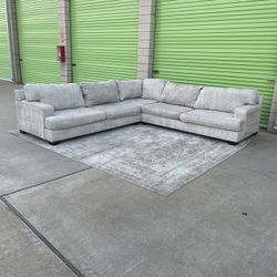 *Free Delivery* Ashley Sectional Couch Sofa
