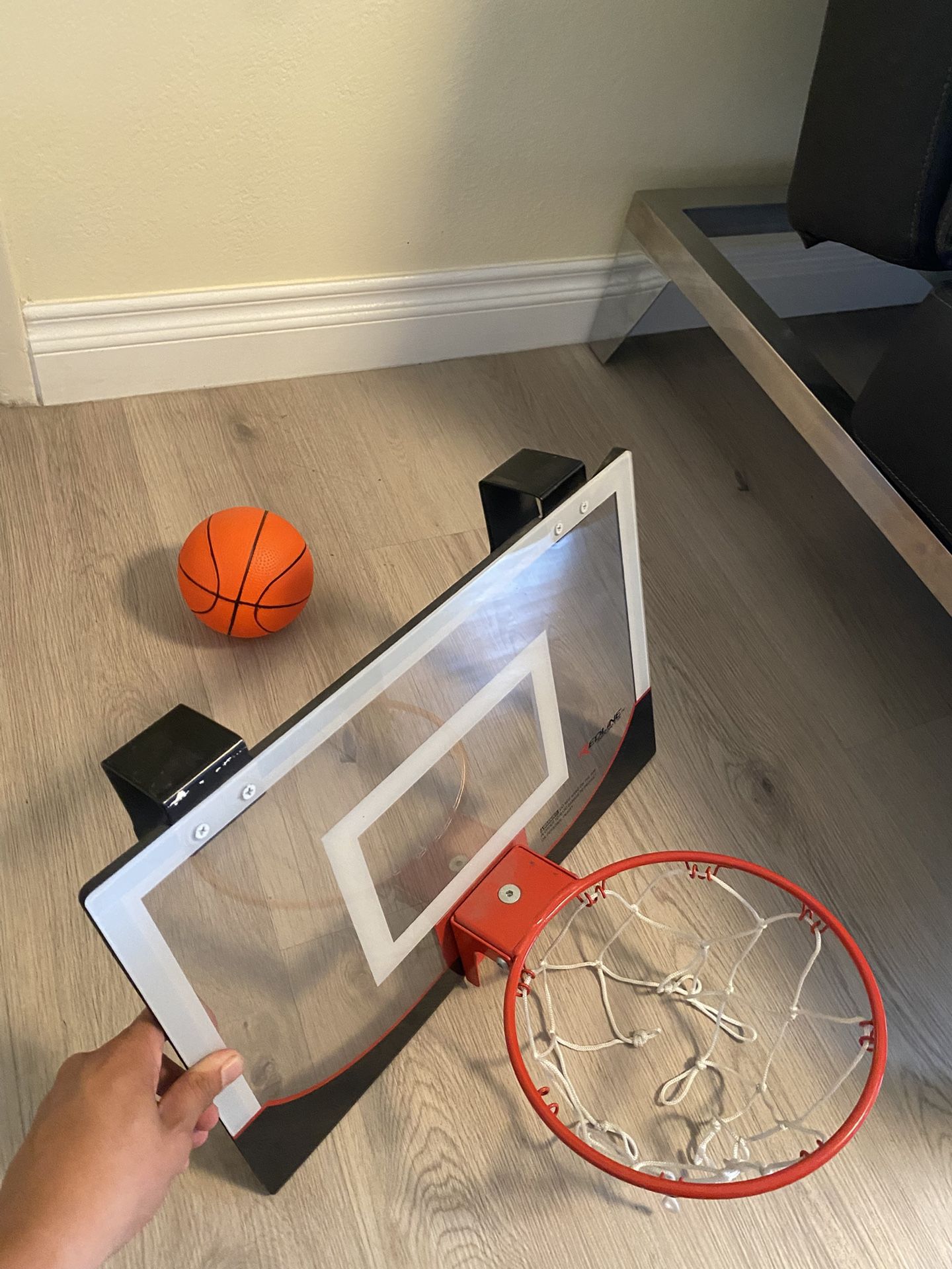 Basketball hoop