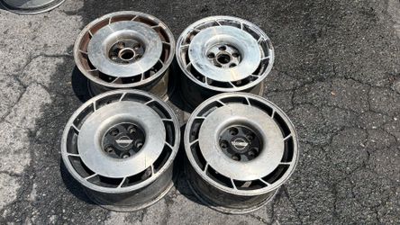 Chevrolet corvette 16 Inch directional aluminum wheels 5x120mm