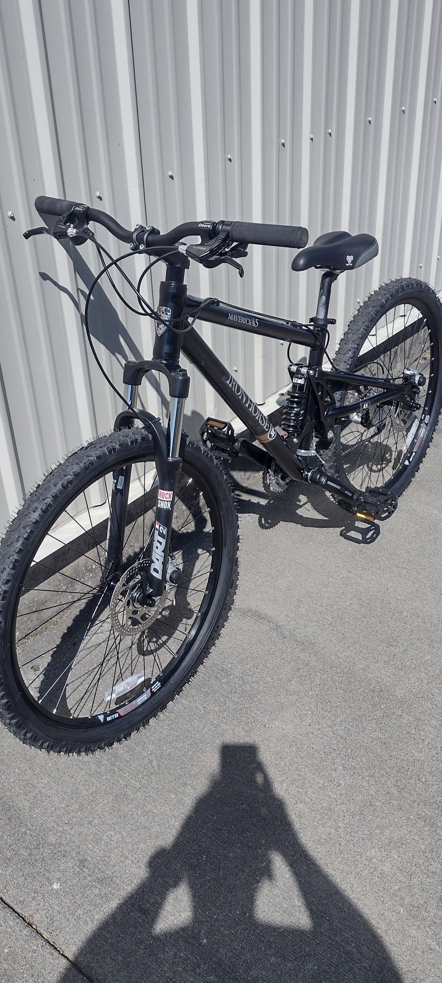 $360-PRISTINE NEW CONDITION GARAGE KEPT IRONHORSE MAVERICK 4.5 DUAL-SUSPENSION XC DISC MTB