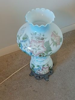 Hurricane Glass Lamp Floral Blue Pink White. Vintage.  Floral Design. Handpainted. Great Condition! 