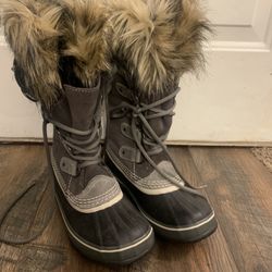 **PRICED TO SELL** Sorel Joan Of Arctic Boots