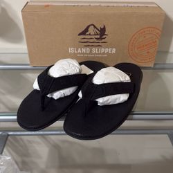 Island Slippers Size 10