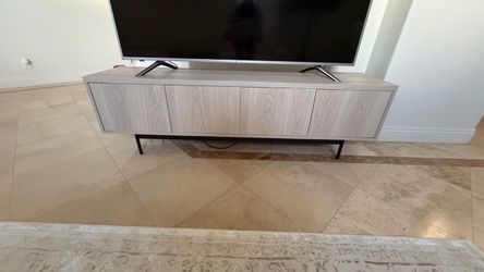 Wade Logan “Whitman” Fluted Media Console – Alder White (78.5”)