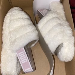 UGG Fluffy Slides 