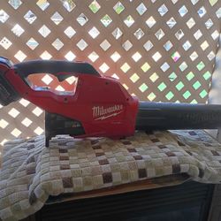 Milwaukee M18 Blower And Battery But No Charger 
