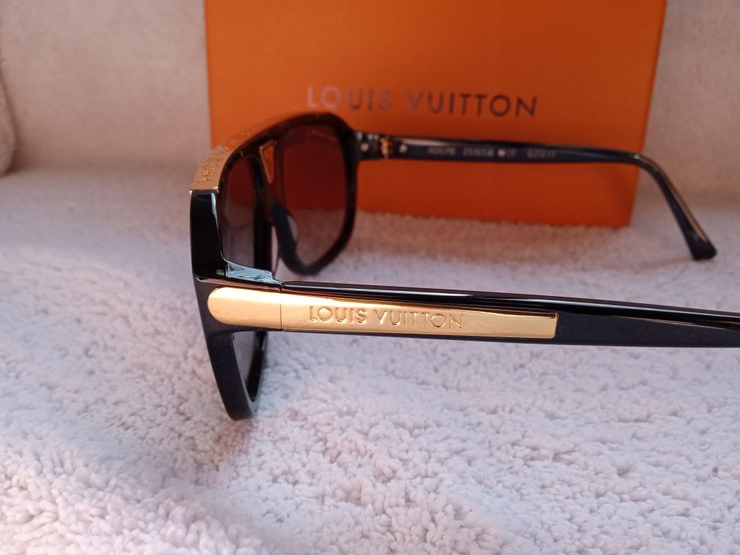 Authentic Louis Vuitton Sunglasses (barely Used) for Sale in Long Beach, CA  - OfferUp