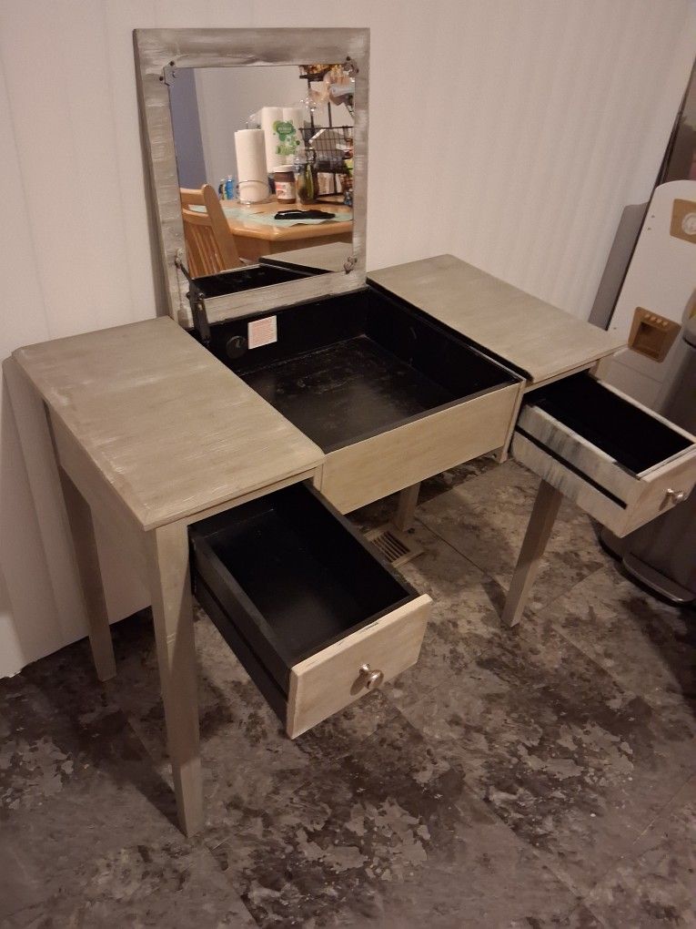 Vanity Mirror Or Desk