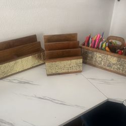 Desk organizers 