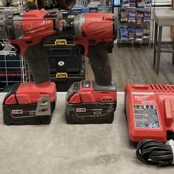 Milwaukee M18 Hammer Drill Driver Set