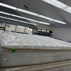 KING SIZE SAATVA MEMORY FOAM HYBRID MATTRESS & BOX SPRINGS BED SET