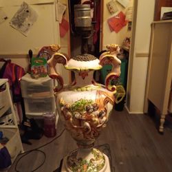 Vintage Capoimonte Italian Porcelain Lamp