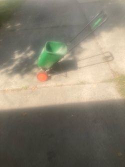 Scott’s Easy Green Rotary spreader