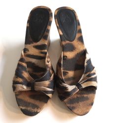 NY & Co Women's Tiger Stripe Platform Sandals Size 6