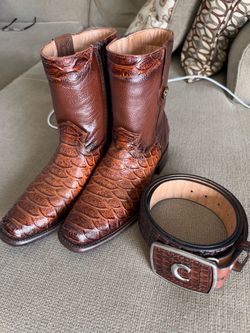 Botas para hombre. Y cinto