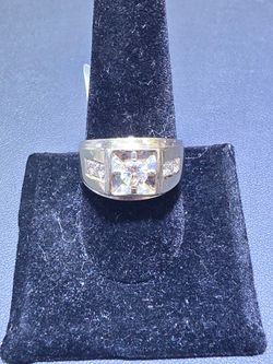 14kt WG Diamond Ring. (C-4) SIZE 9.5 ASK FOR RYAN. #(contact info removed)19