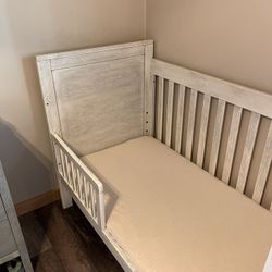 DaVinci 2-in-1 Crib W/ Toddler Bed Conversion Kit