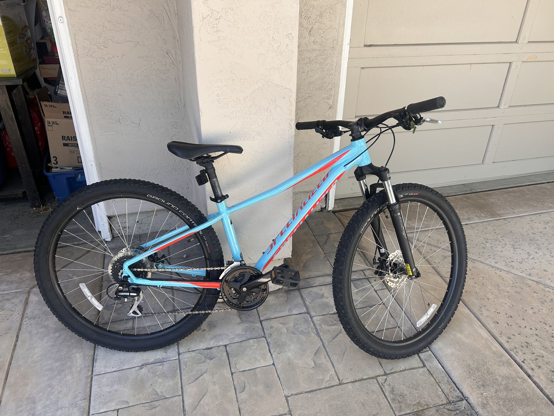 Specialized Pitch Sport 27.5 mountain bike