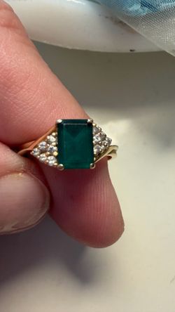 14 K yellow gold Emerald  Ring.