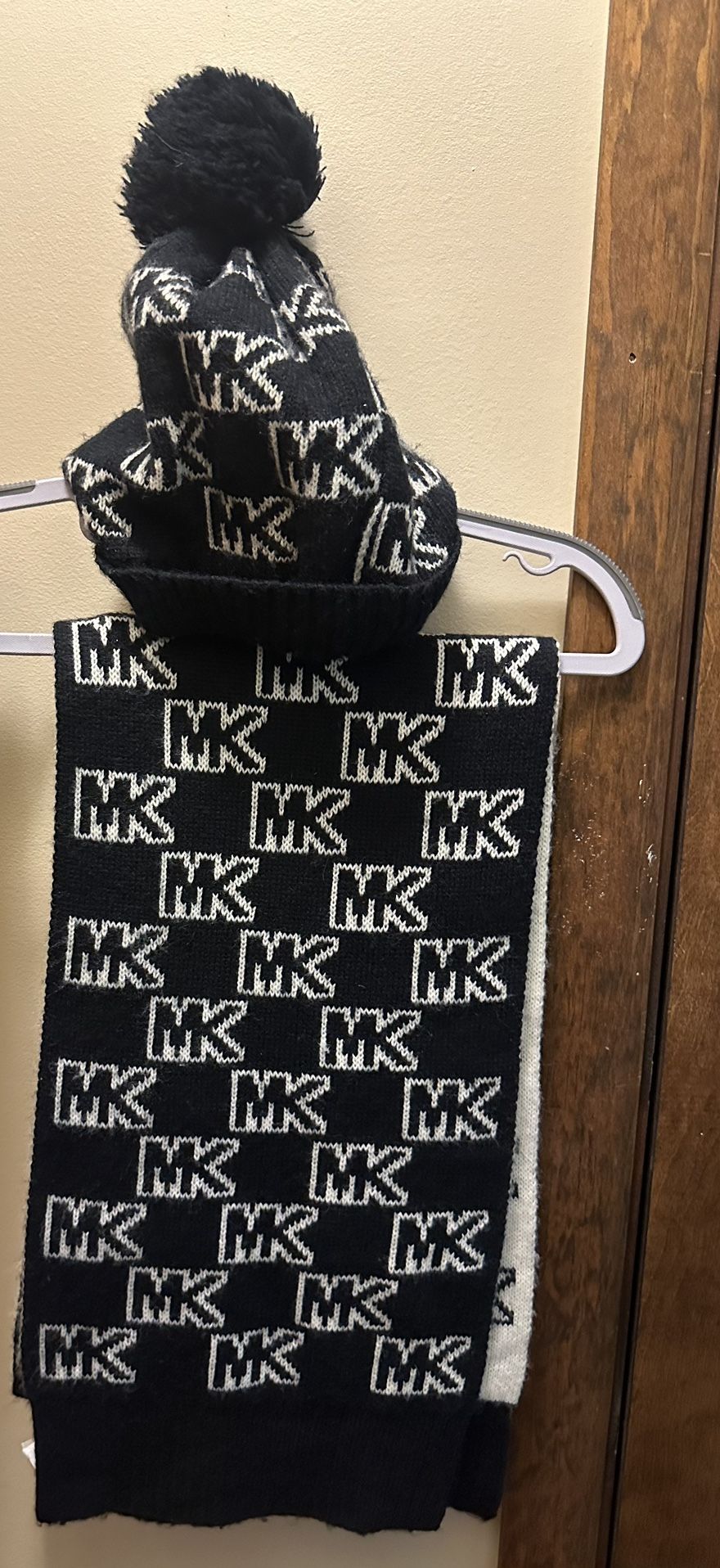 MK Hat and Scarf Set