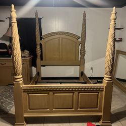 Queen Bed Room Set