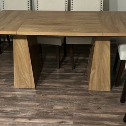 kitchen/Dining table