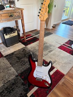 Mahar Strat mint condition kick bag included