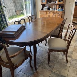 Extending Wood Dining Table & 6 Chairs