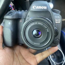 Canon EOS 6D Mark 2 With Lens and Rode microphone 