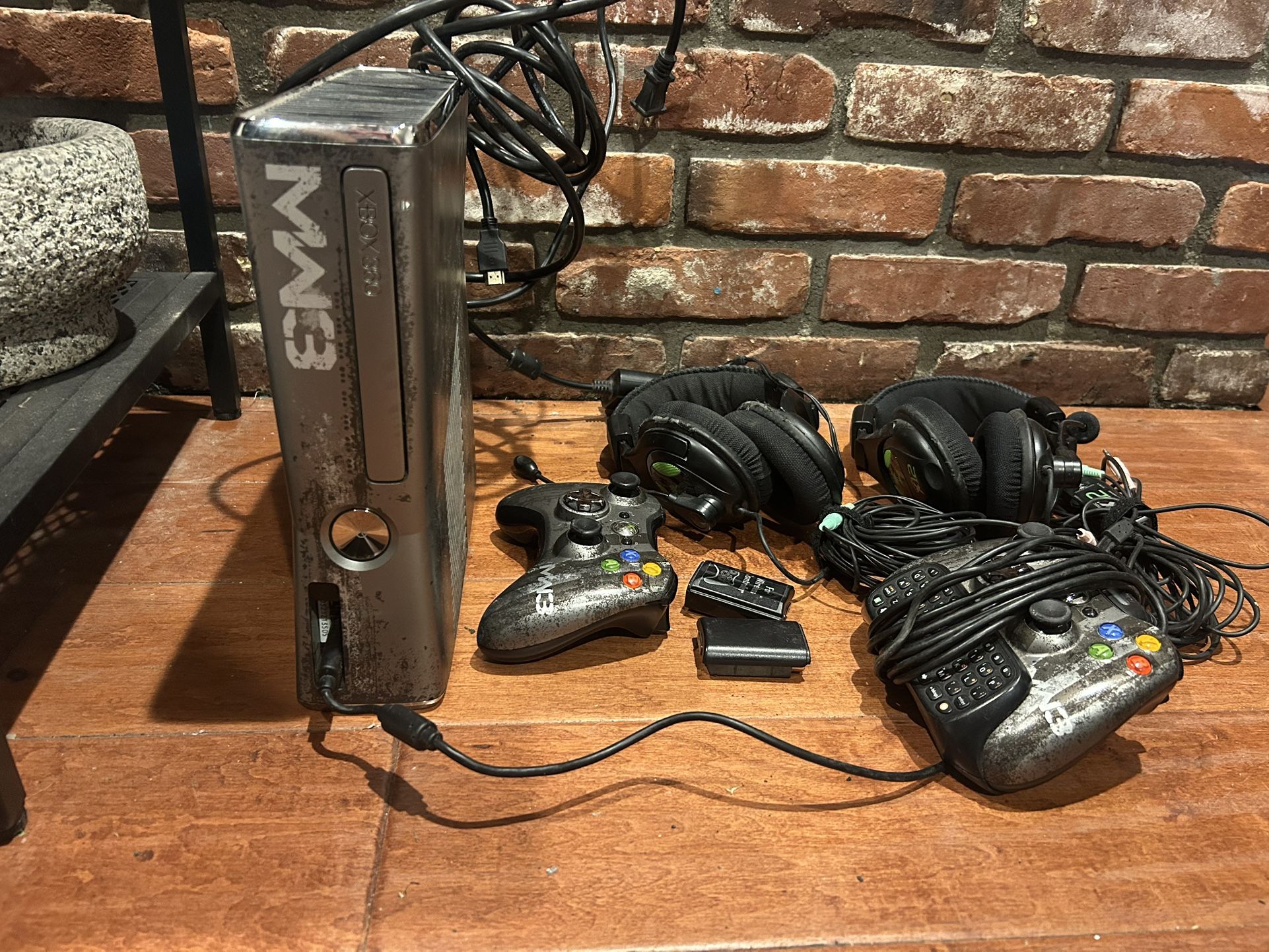 Title: Xbox 360 MW3 Limited Edition Bundle – 2 Controllers + Headsets 🎮