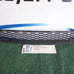 2011-2018 DODGE GRAND CARAVAN FRONT BUMPER GRILLE OEM 2012-2017 AW21705