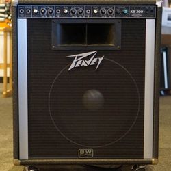 Peavey KB 300 Amplifier