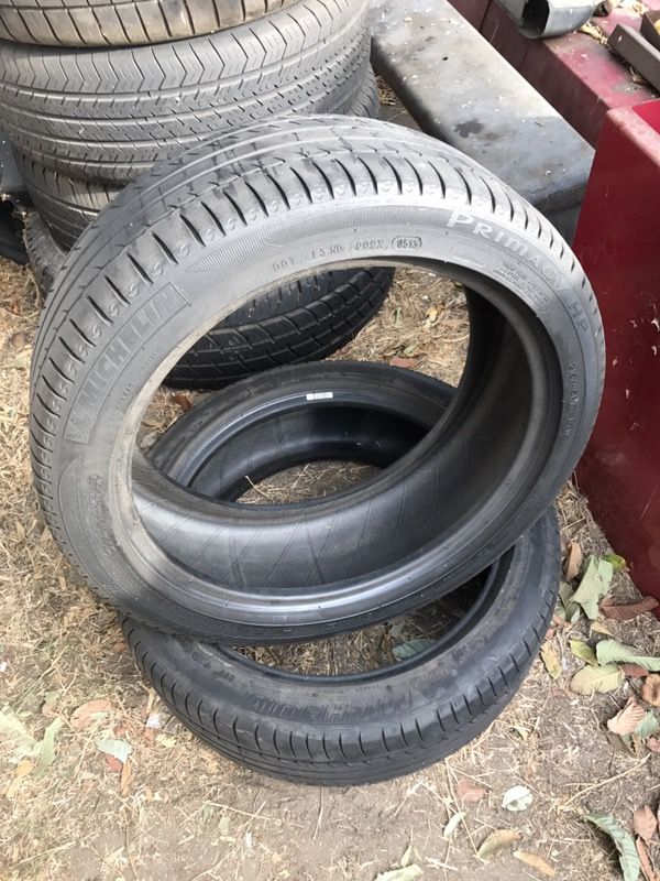 2 used tires. Michelin Primacy HP 215-45-17 set B