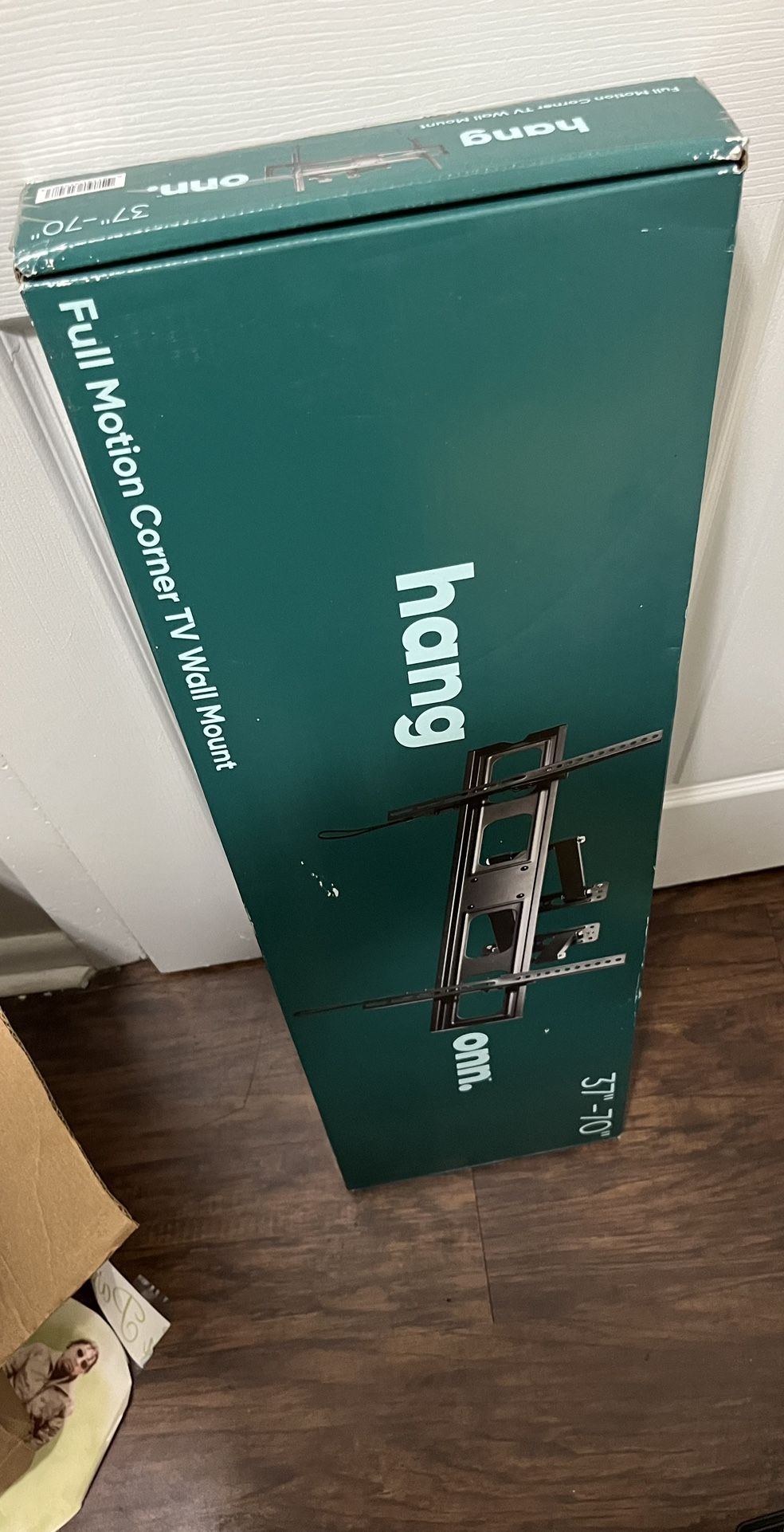Corner Wall Mount 37-70