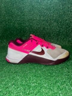 Nike Metcon 2 Women’s Size 8 White Purple Running Shoes Gym Sneakers 821913-106
