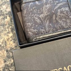 versace wallet