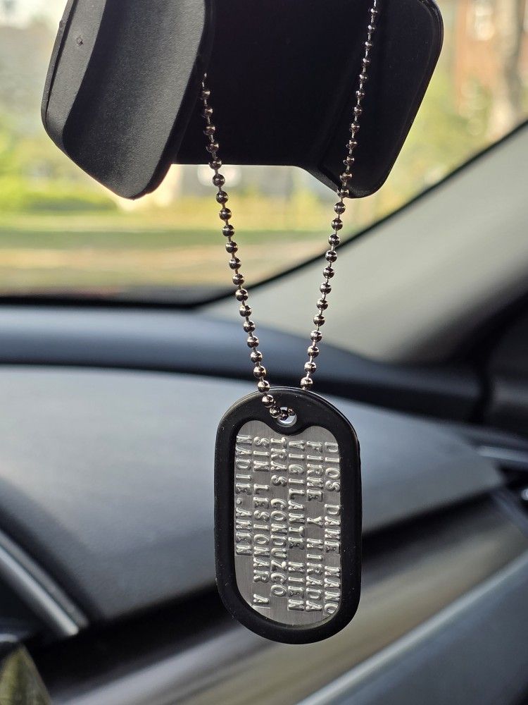 DIOS DAME MANO FIRME Y MIRADA VIGILANTE DRIVER'S SPANISH PRAYER PENDANT
