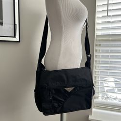 Unisex nylon Crossbody adjustable strap black bag