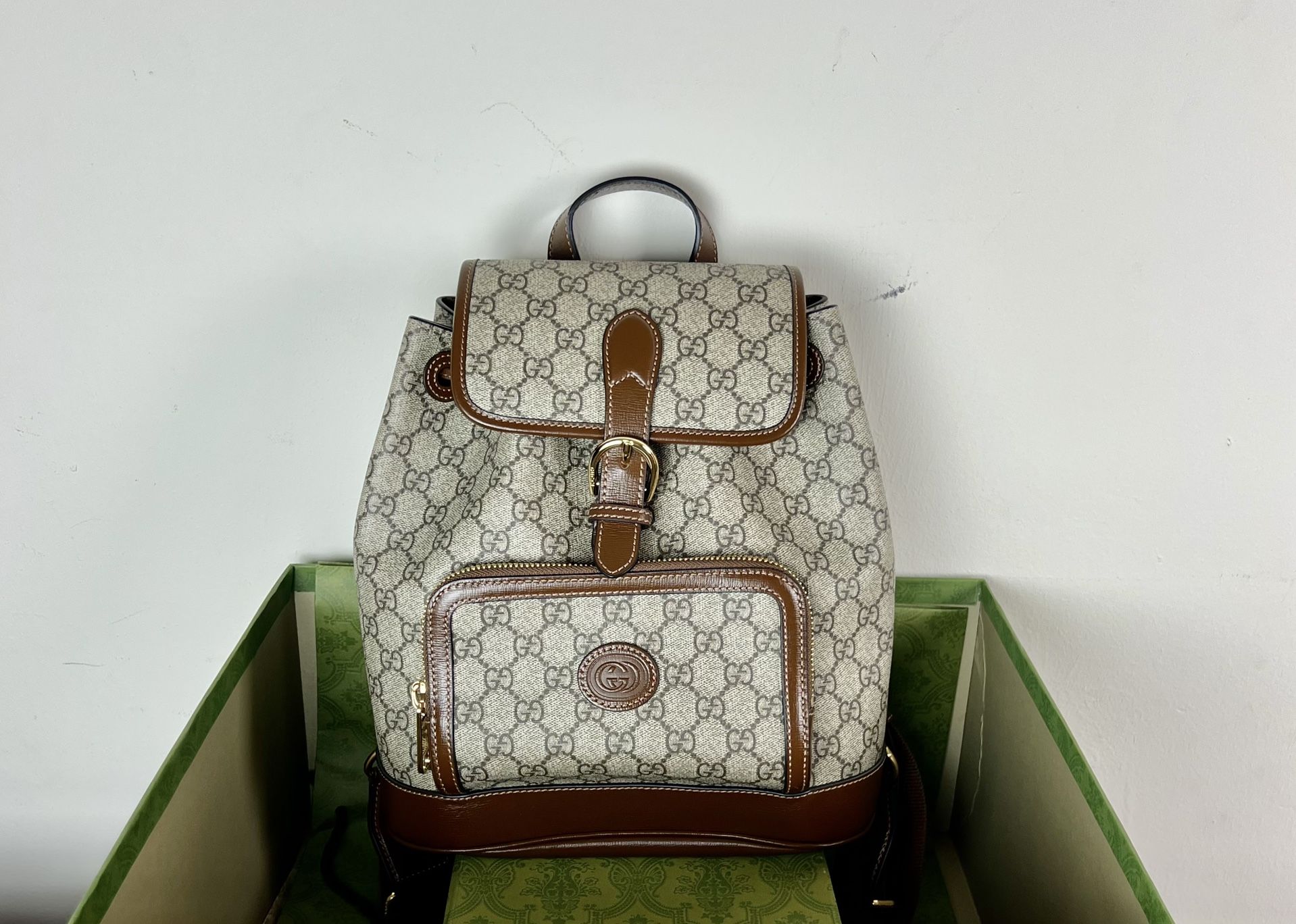 Gucci GG Supreme Backpack Mint Condition