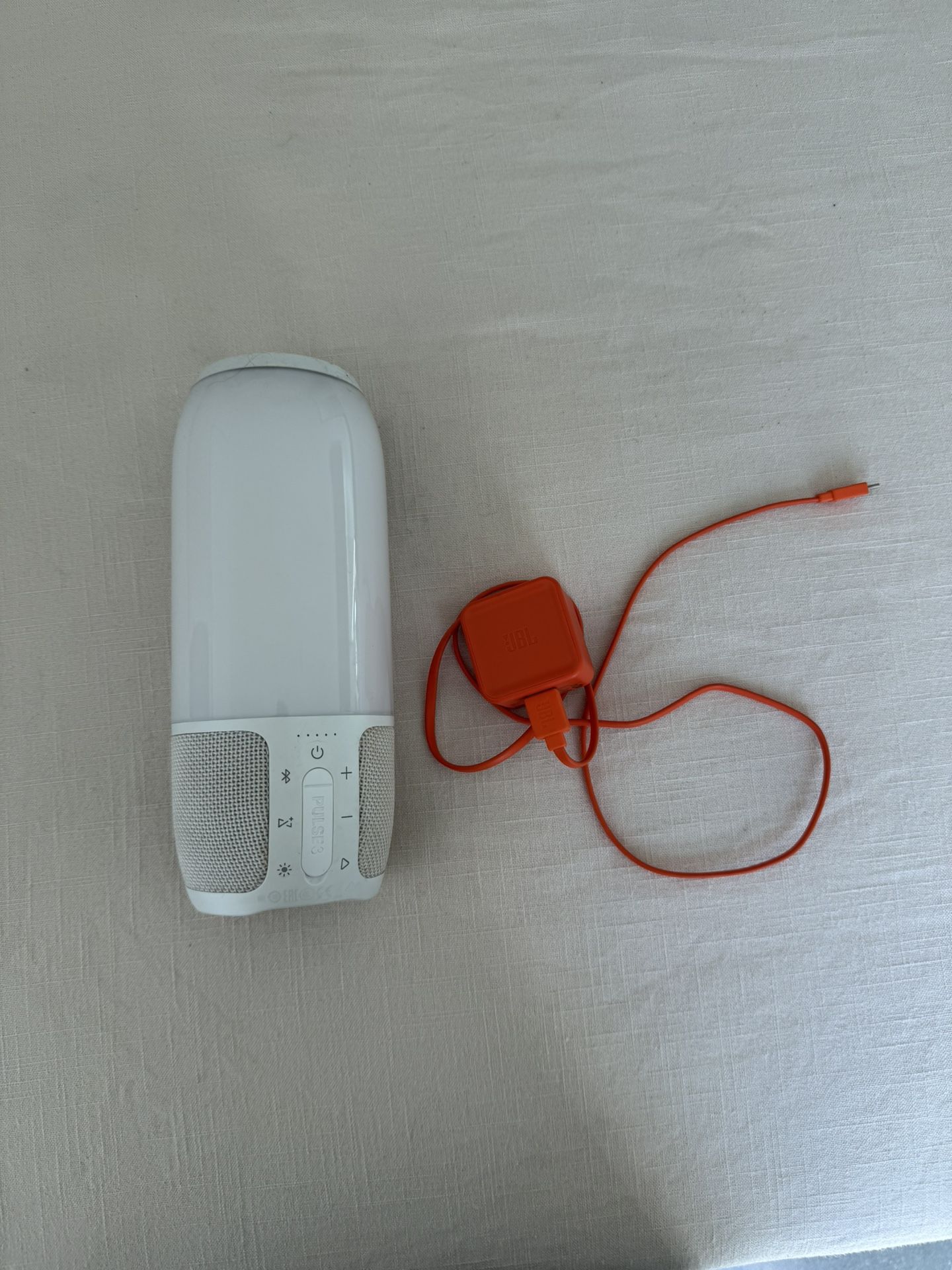 JBL BLUETOOTH SPEAKER