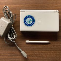 Seattle Mariners Limited Edition White Nintendo DS Lite Bundle