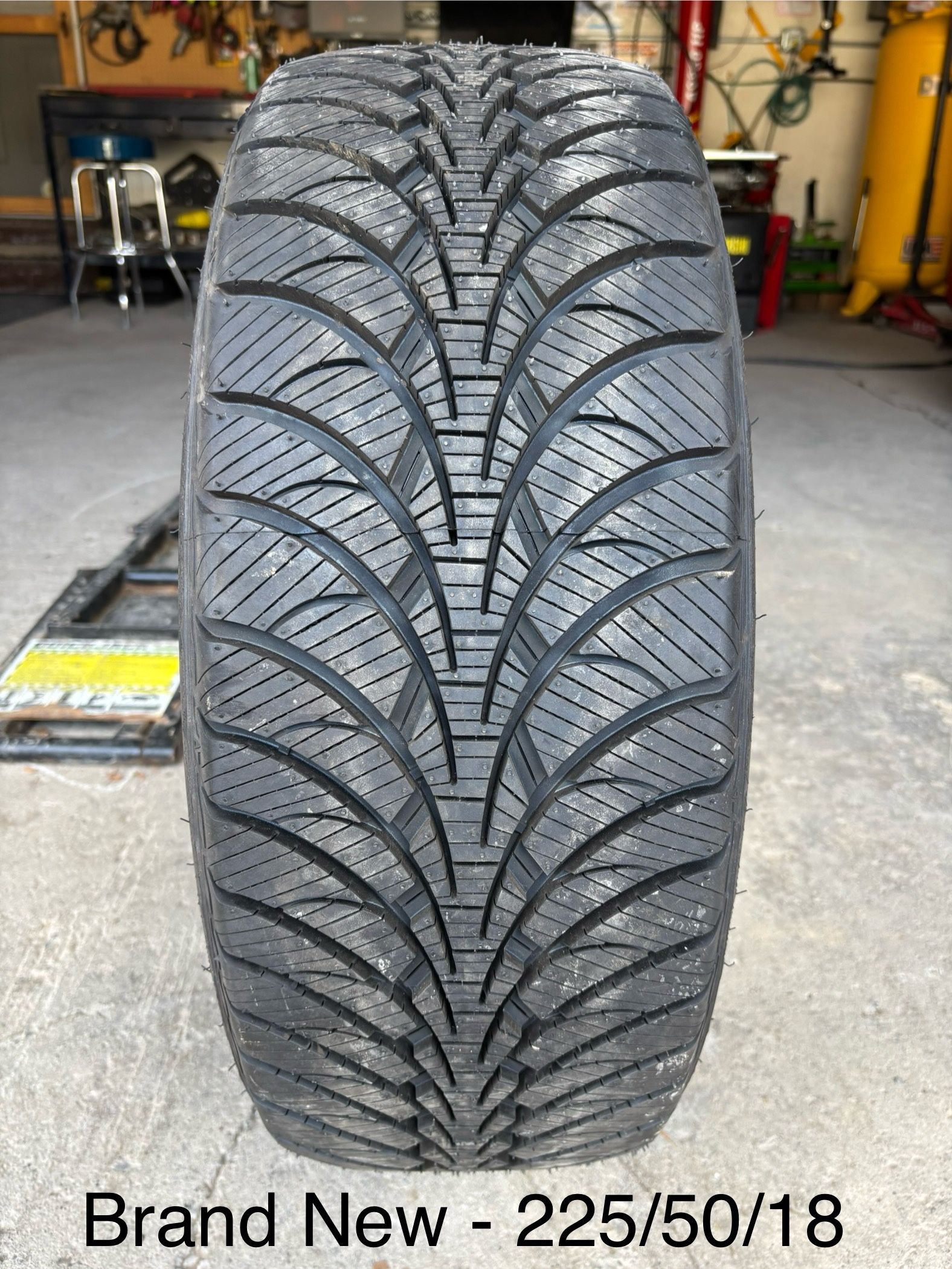 (1) - 225/50/18 Goodyear Ultragrip Ice WRT Tire