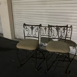 2 High Chairs