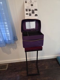 Jewelry Case with Table